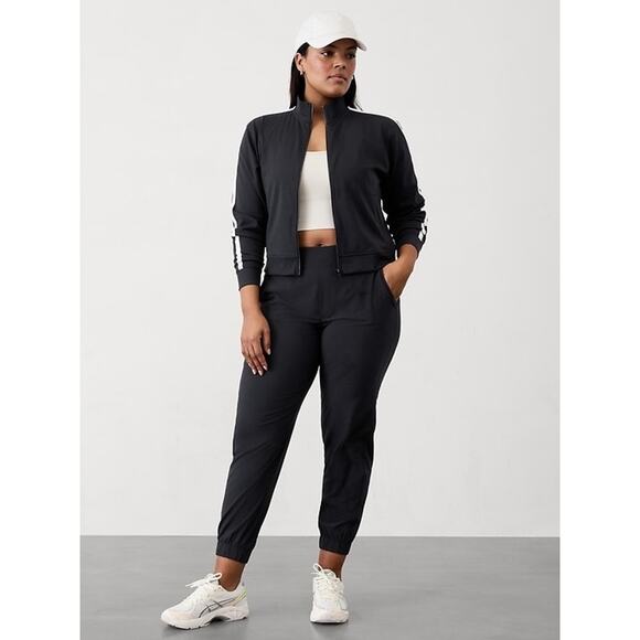 Athleta Pants - Athleta Brooklyn Mid Rise Ankle Joggers Pant Black Tapered Travel 10P Stretch